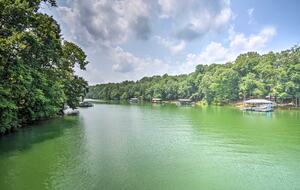 Five-Bedroom Lake Hartwell Escape with Dock, Kayaks & Views - Seneca, South Carolina