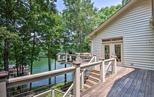 Five-Bedroom Lake Hartwell Escape with Dock, Kayaks & Views - Seneca, South Carolina