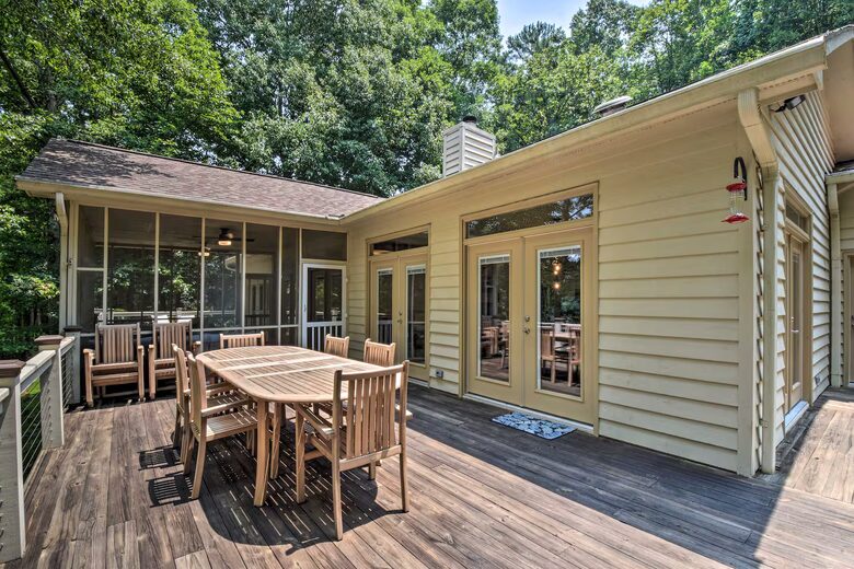 Five-Bedroom Lake Hartwell Escape with Dock, Kayaks & Views - Seneca, South Carolina