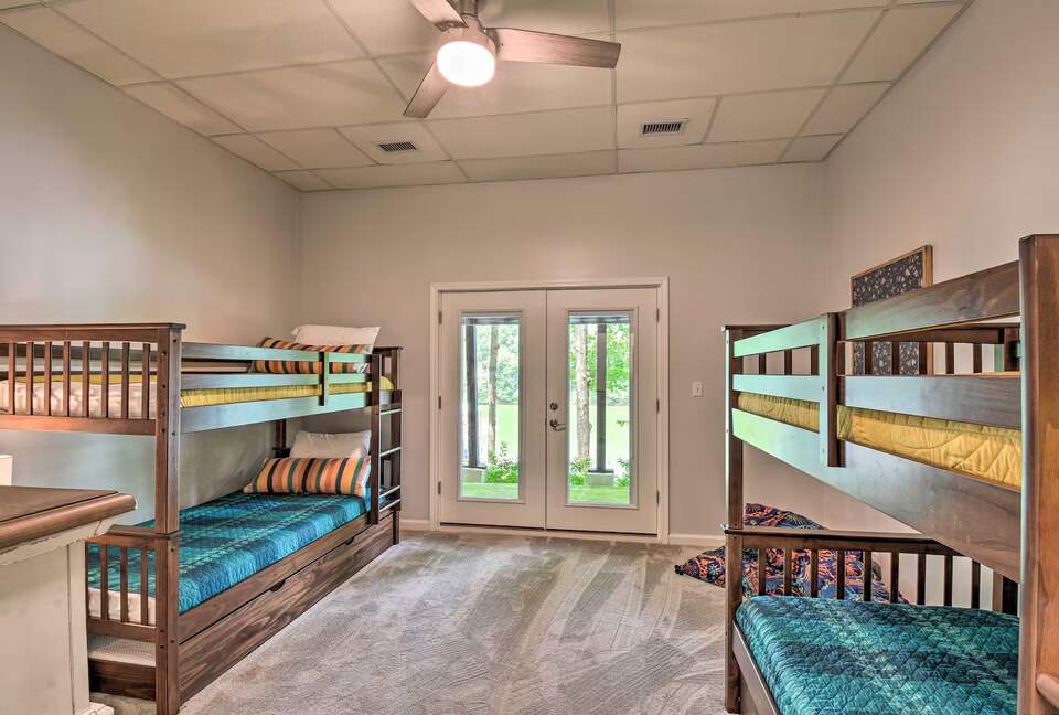 Five-Bedroom Lake Hartwell Escape with Dock, Kayaks & Views - Seneca, South Carolina