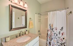 Five-Bedroom Lake Hartwell Escape with Dock, Kayaks & Views - Seneca, South Carolina