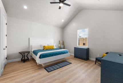 Five-Bedroom Home with Courtyard Pool Near Sand Hollow Reservoir - Hurricane, Utah