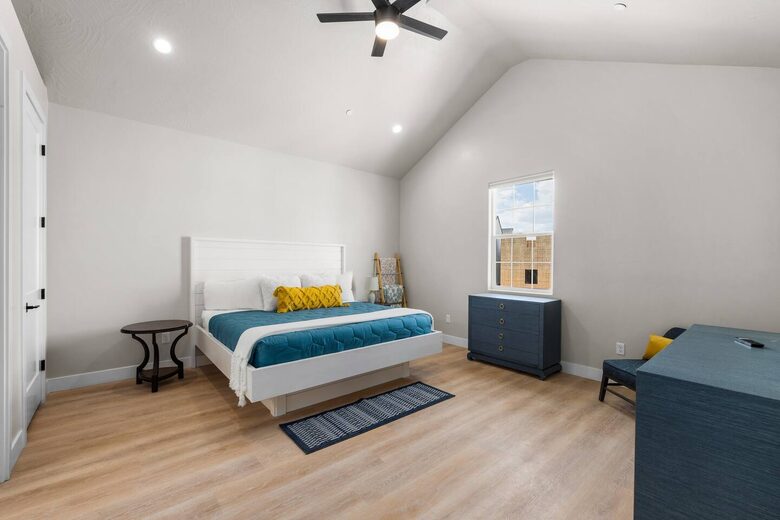 Five-Bedroom Home with Courtyard Pool Near Sand Hollow Reservoir - Hurricane, Utah