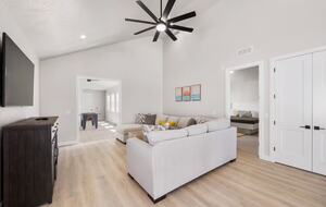 Five-Bedroom Home with Courtyard Pool Near Sand Hollow Reservoir - Hurricane, Utah