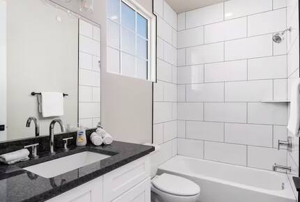 Five-Bedroom Home with Courtyard Pool Near Sand Hollow Reservoir - Hurricane, Utah