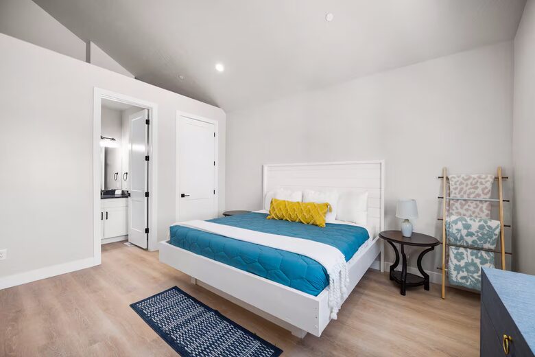 Five-Bedroom Home with Courtyard Pool Near Sand Hollow Reservoir - Hurricane, Utah