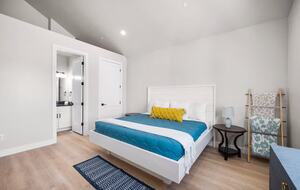 Five-Bedroom Home with Courtyard Pool Near Sand Hollow Reservoir - Hurricane, Utah