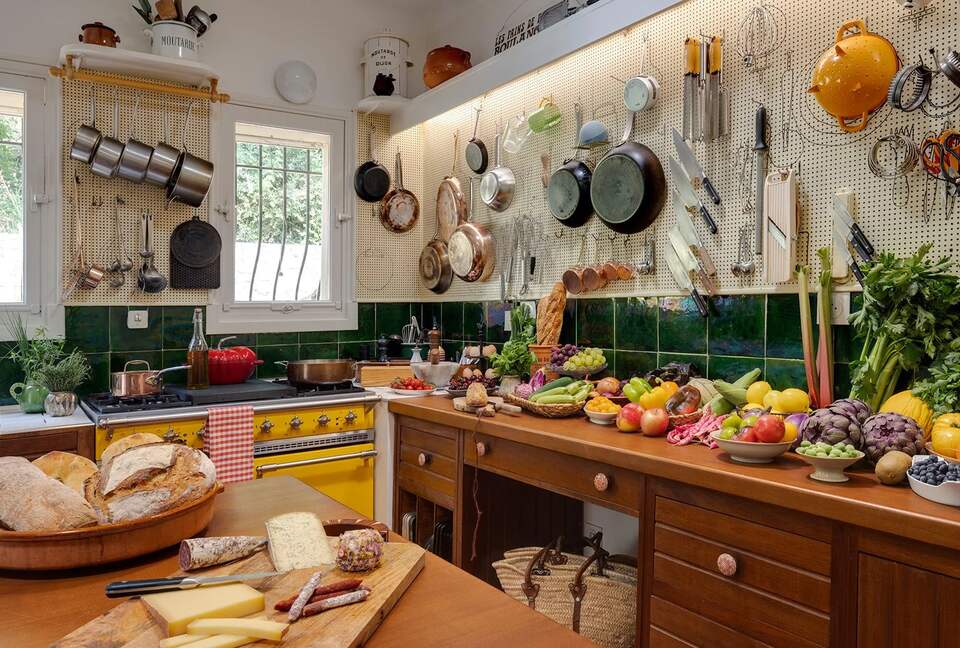 A Provençal Culinary & Historical Haven - Châteauneuf-Grasse, France