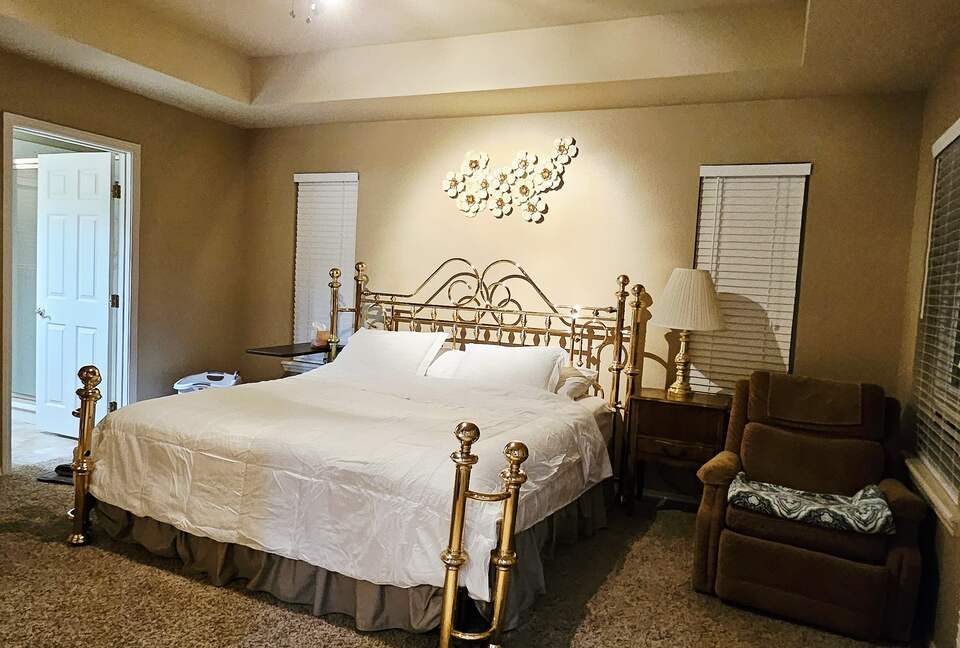 Relaxed Lake Texoma Home with Water Views - Kingston, Oklahoma