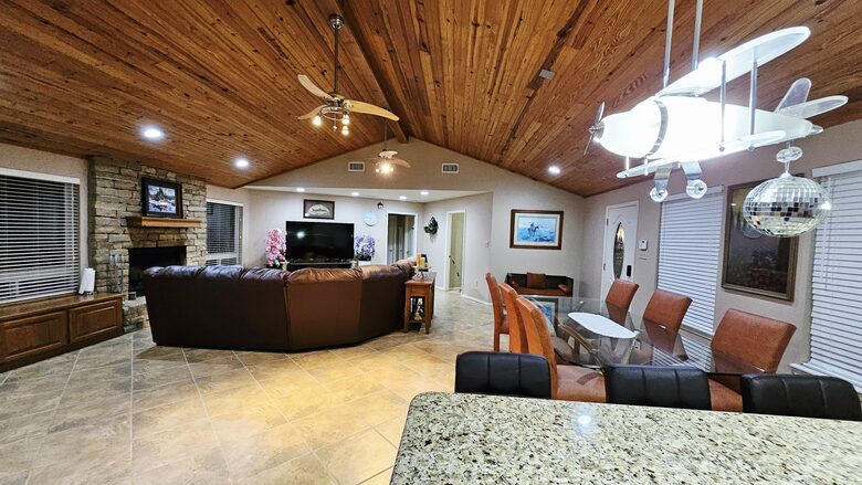 Relaxed Lake Texoma Home with Water Views - Kingston, Oklahoma