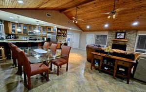 Relaxed Lake Texoma Home with Water Views - Kingston, Oklahoma