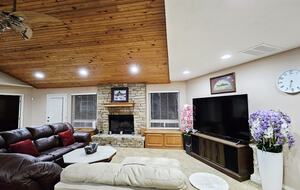 Relaxed Lake Texoma Home with Water Views - Kingston, Oklahoma