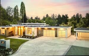 Private Valley Estate with Pool and Hot Tub near Sidney and Victoria - North Saanich, Canada