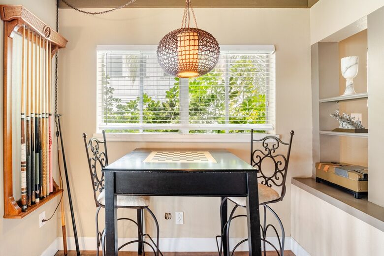 Lakefront Living with Hot Tub & Dock in the Heart of Orlando - Orlando, Florida