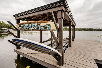 Lakefront Living with Hot Tub & Dock in the Heart of Orlando - Orlando, Florida