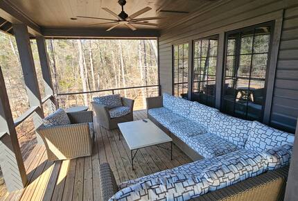 Peaceful Lake Martin Retreat with Floating Dock - Alexander City, Alabama