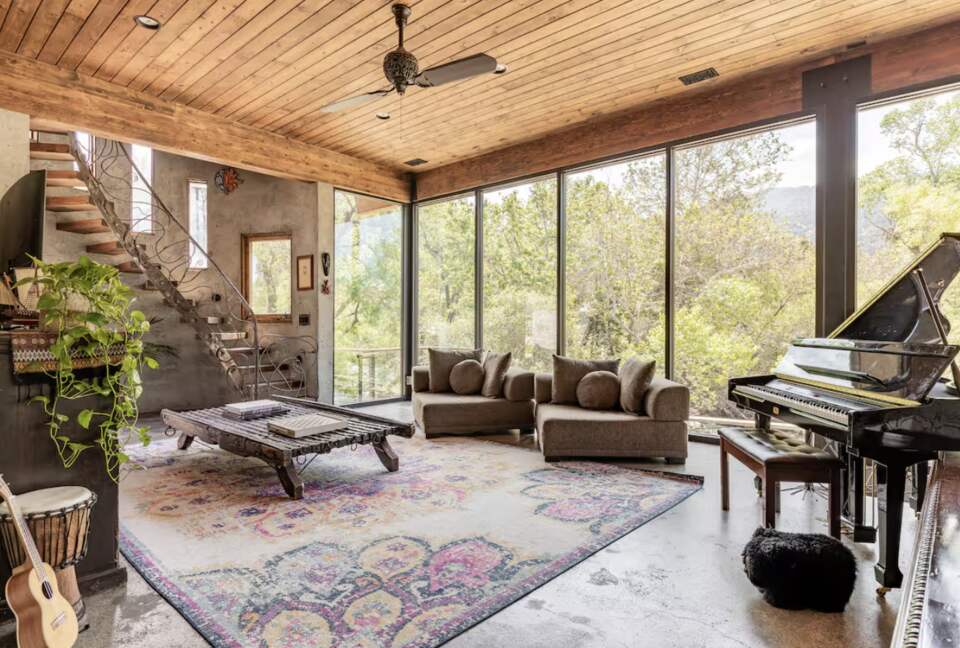 Riverfront Castle Retreat Near Sequoia National Park - Three Rivers, California