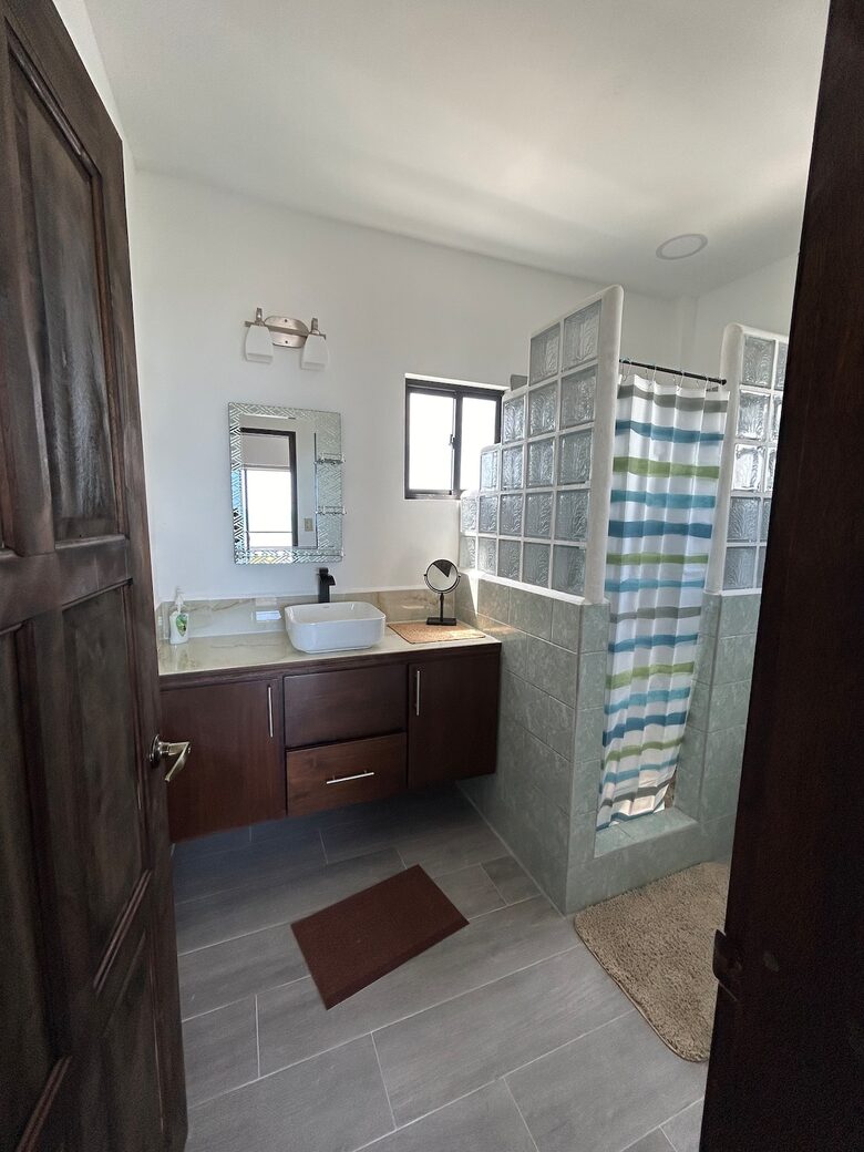 Island Hideaway Steps from The Split - Caye Caulker, Belize