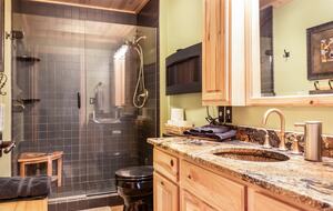 Northwoods Lakefront Retreat on Frazer Bay - Tower, Minnesota