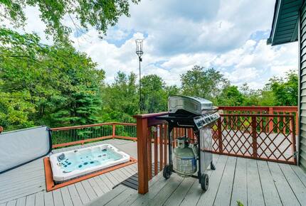Private Wellness Retreat with Sauna, Hot Tub, and Wooded Grounds Near Blacksburg - Blacksburg, Virginia