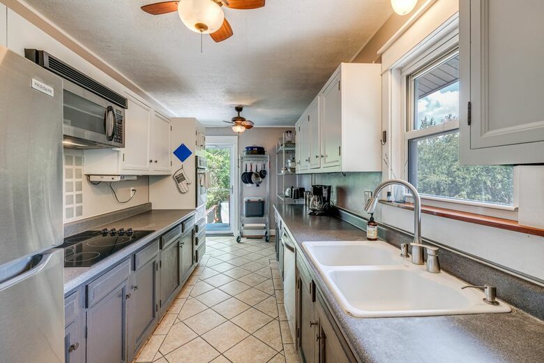 Private Wellness Retreat with Sauna, Hot Tub, and Wooded Grounds Near Blacksburg - Blacksburg, Virginia