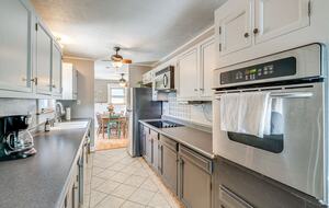 Private Wellness Retreat with Sauna, Hot Tub, and Wooded Grounds Near Blacksburg - Blacksburg, Virginia