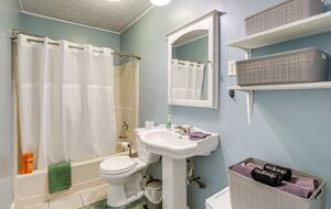 Private Wellness Retreat with Sauna, Hot Tub, and Wooded Grounds Near Blacksburg - Blacksburg, Virginia