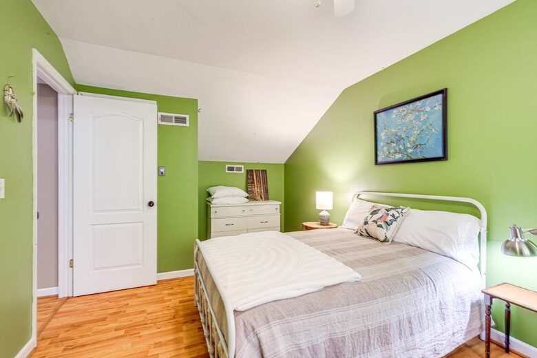 Private Wellness Retreat with Sauna, Hot Tub, and Wooded Grounds Near Blacksburg - Blacksburg, Virginia