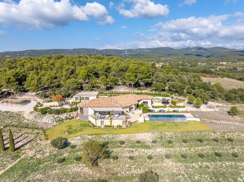 Luberon Modernist Villa - Murs, France