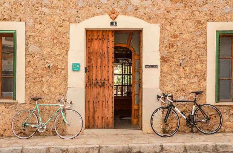 Sophisticated Serenity in the Heart of Mallorca - Caimari, Spain