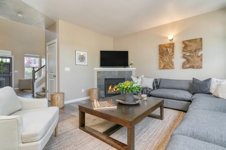 Canal Trail Retreat | Hot Tub & Deck Near Downtown Bend - Bend, Oregon