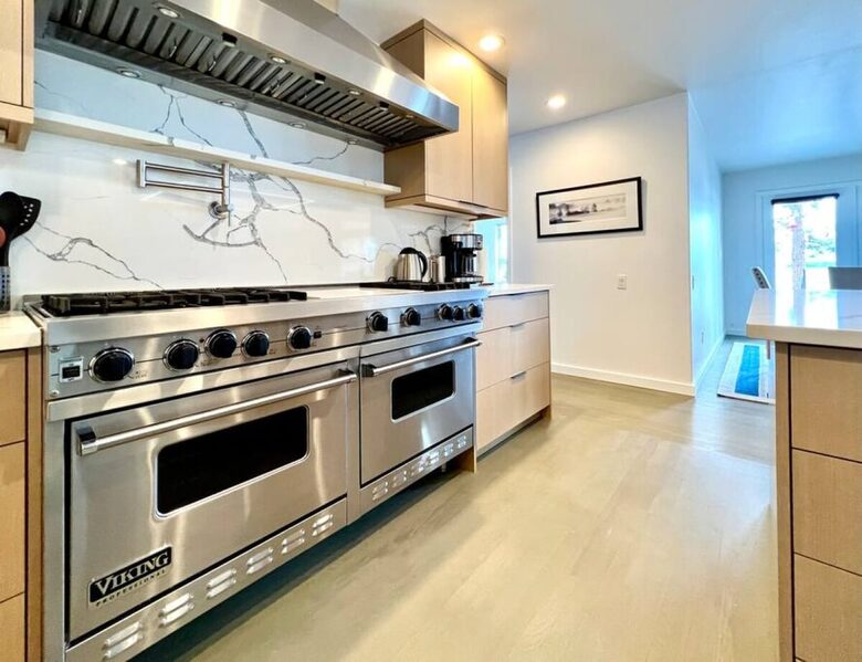 Private Flathead Lakefront Estate with Dock, Hot Tub & Panoramic Mountain Views - Rollins, Montana