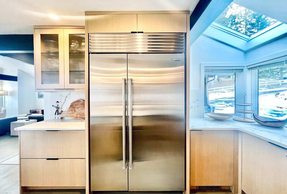 Private Flathead Lakefront Estate with Dock, Hot Tub & Panoramic Mountain Views - Rollins, Montana