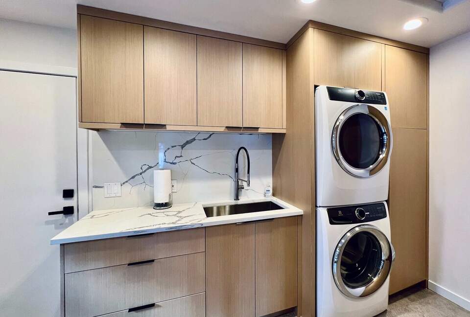 Private Flathead Lakefront Estate with Dock, Hot Tub & Panoramic Mountain Views - Rollins, Montana