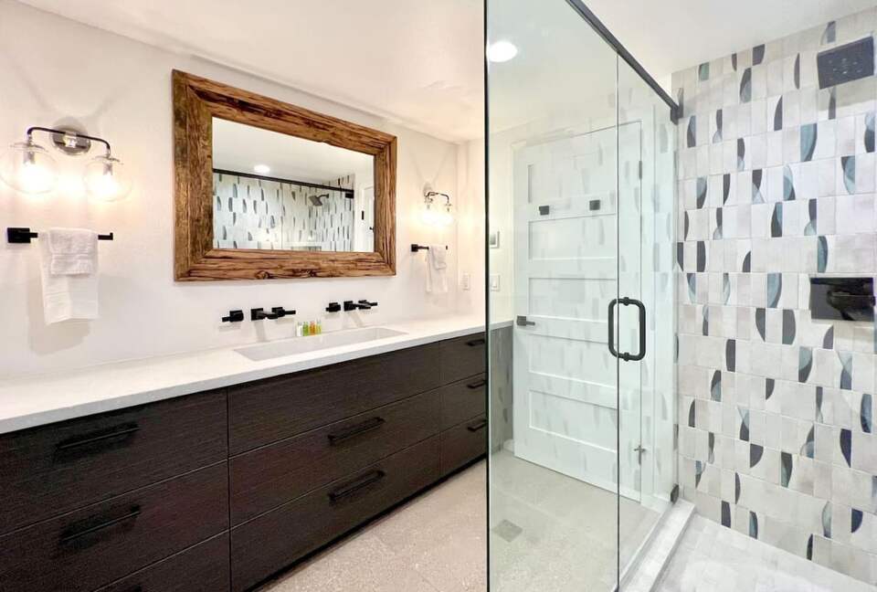 Private Flathead Lakefront Estate with Dock, Hot Tub & Panoramic Mountain Views - Rollins, Montana