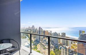 52nd Floor Ocean View Retreat in Broadbeach - Broadbeach, Australia
