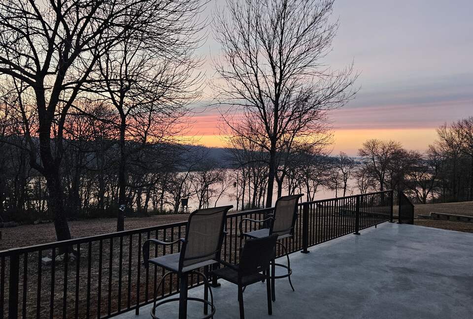 Relaxed Lake Texoma Home with Water Views - Kingston, Oklahoma