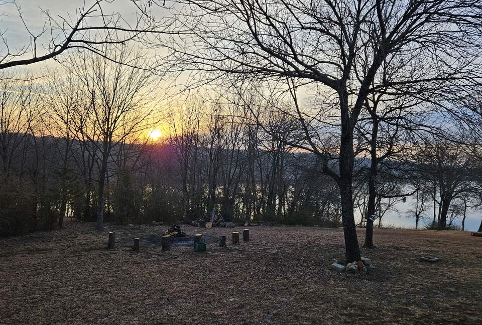 Relaxed Lake Texoma Home with Water Views - Kingston, Oklahoma