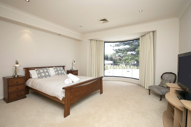 Queen bedroom