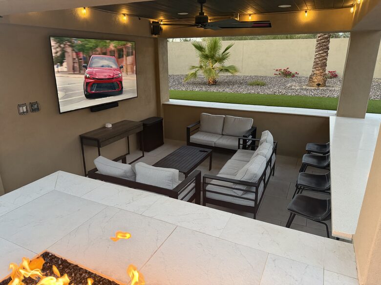 Ramada with TV stereo speakers and swim up bar