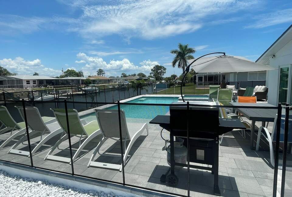Canal-Front Florida Retreat with Private Dock and Pool Near Manasota Key - Englewood, Florida