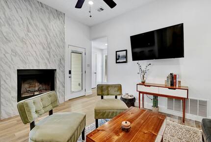 Private Austin Retreat with Dual Pools & Fire Pits - Austin, Texas