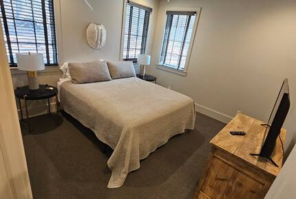 Peaceful Lake Martin Retreat with Floating Dock - Alexander City, Alabama