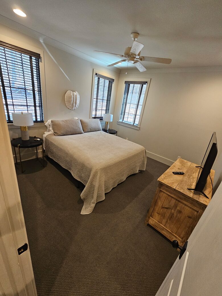 Peaceful Lake Martin Retreat with Floating Dock - Alexander City, Alabama