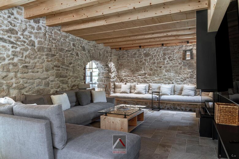 Timeless Pyrenean Estate - Alpens Barcelona, Spain