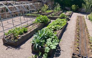 Timeless Pyrenean Estate - Alpens Barcelona, Spain