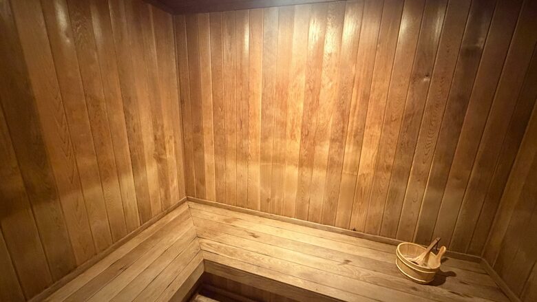 Easter's First Blooms at the Estate and Late April Exclusive Tulip Extravaganza - Woodstock, New York