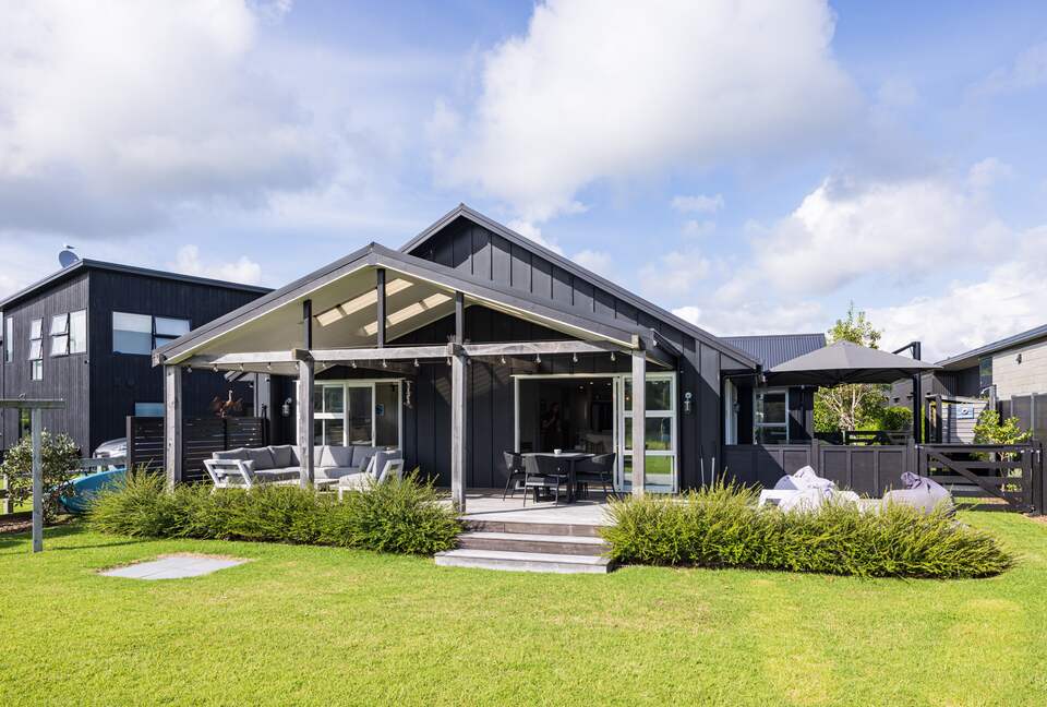 Relaxed Waterfront Location, Cooks Beach, Coromandel - Whitianga, New Zealand