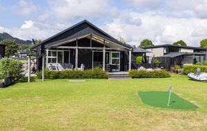 Relaxed Waterfront Location, Cooks Beach, Coromandel - Whitianga, New Zealand