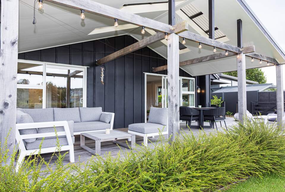 Relaxed Waterfront Location, Cooks Beach, Coromandel - Whitianga, New Zealand